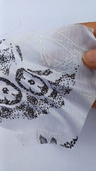 Matase Satinata Alb Negru Pictura Discreta MAT1252