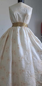 Tesatura matasoasa Crem Broderie Peach MAT1261