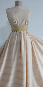 Tesatura Mătăsoasă Bej Model Pătrate MAT1353