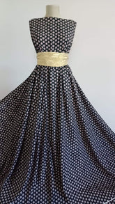 Mătase elastica Negru cu Floricele Albe MAT1299