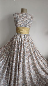 Silky Alb cu Egrete Gri MAT1042