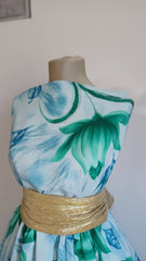 Mătase Maroken – Fond Bleu cu Flori de Lotus Verde MAT1183