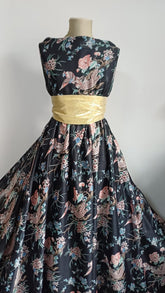 Voal Gradina Japoneza, negru cu imprimeu Pauni si Trandafiri Japonezi VOAL1221