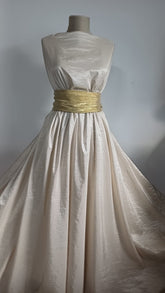 Țesătură mătăsoasă BEJ SIDEFIU, cu aspect usor sifonat MAT1032