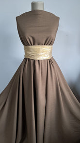 Stofa englezeasca Bej Maroniu cu pătrățele, de o calitate foarte bună, plină ca un tergal STO1368