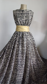 Matase Satinata Negru cu model Pietricele MAT1048