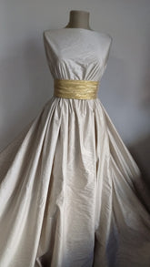 Tesatura mătăsoasă Bej Sidefiu MAT1072