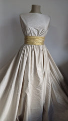 Tesatura mătăsoasă Bej Sidefiu MAT1072