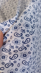 Poplin Paisley Alb/ Bleumarin, 60% bumbac/ 40% poliester BBC1200