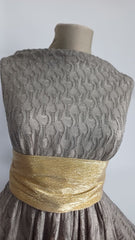 Material elastic plisat somon, cu model în zig-zag ELA1359