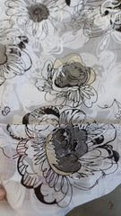 Batist Bumbac Alb flori conturate cu Negru si Glitter Auriu BBC1230