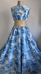 Mătase Satinata cu Flori Stilizate Albastru/Bleo/Alb MAT1223