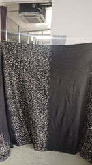 Ponteroma Maron cu model Bej - se vinde la panou cu dimensiunile:1,35 lungime/1,6 latime   ELA1388