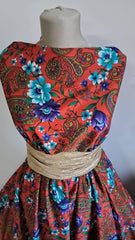 Viscoza Spun Orange cu Flori Tircoas și Mov, model Paisley
VIS1080