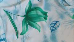 Mătase Maroken – Fond Bleu cu Flori de Lotus Verde MAT1183