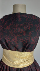 Voal Plin Negru cu Flori Conturate Rosii VOAL1040