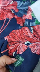 Stofa Barbi Bleumarin cu Crini Imperoali Rosii 1388