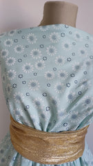 Stofa Crepe Mint cu Margarete Albe, Pictate in relief STO1063
